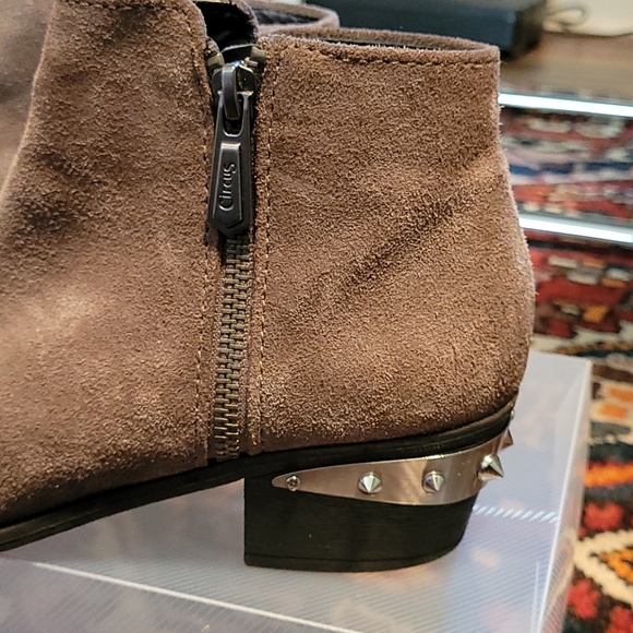 Leather suede booties - Picture 2 of 4